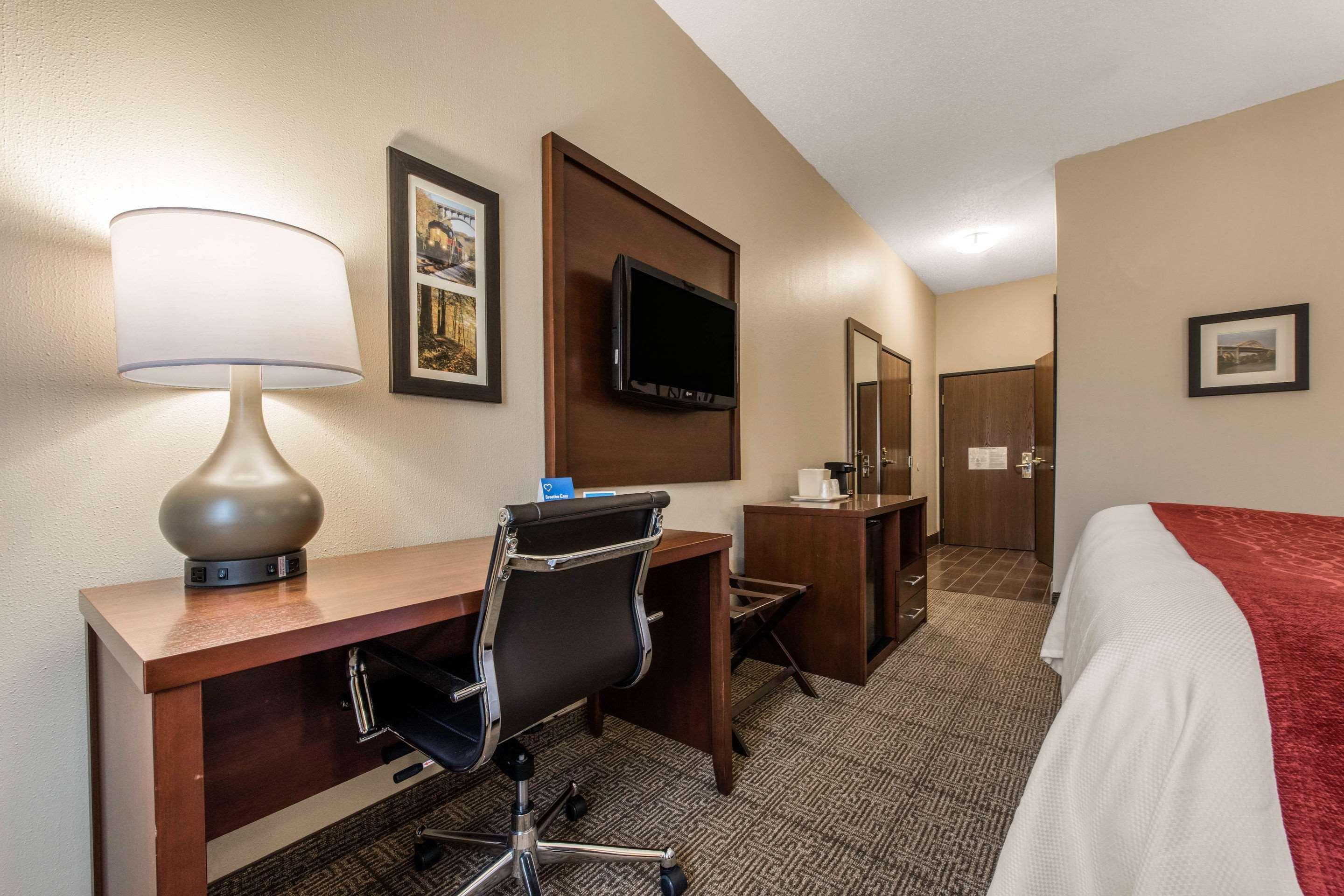 Comfort Inn & Suites Streetsboro - Kent Εξωτερικό φωτογραφία