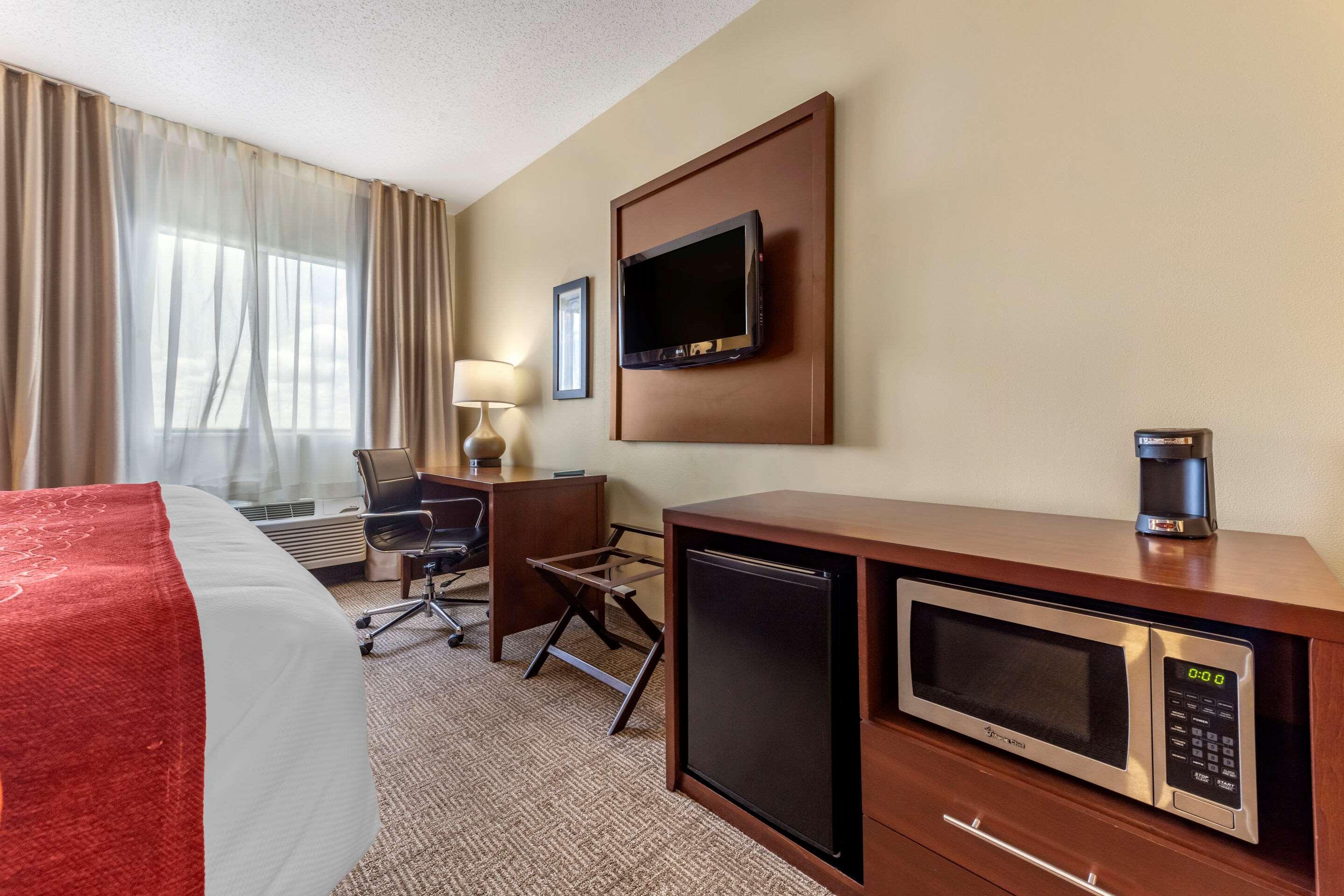 Comfort Inn & Suites Streetsboro - Kent Εξωτερικό φωτογραφία