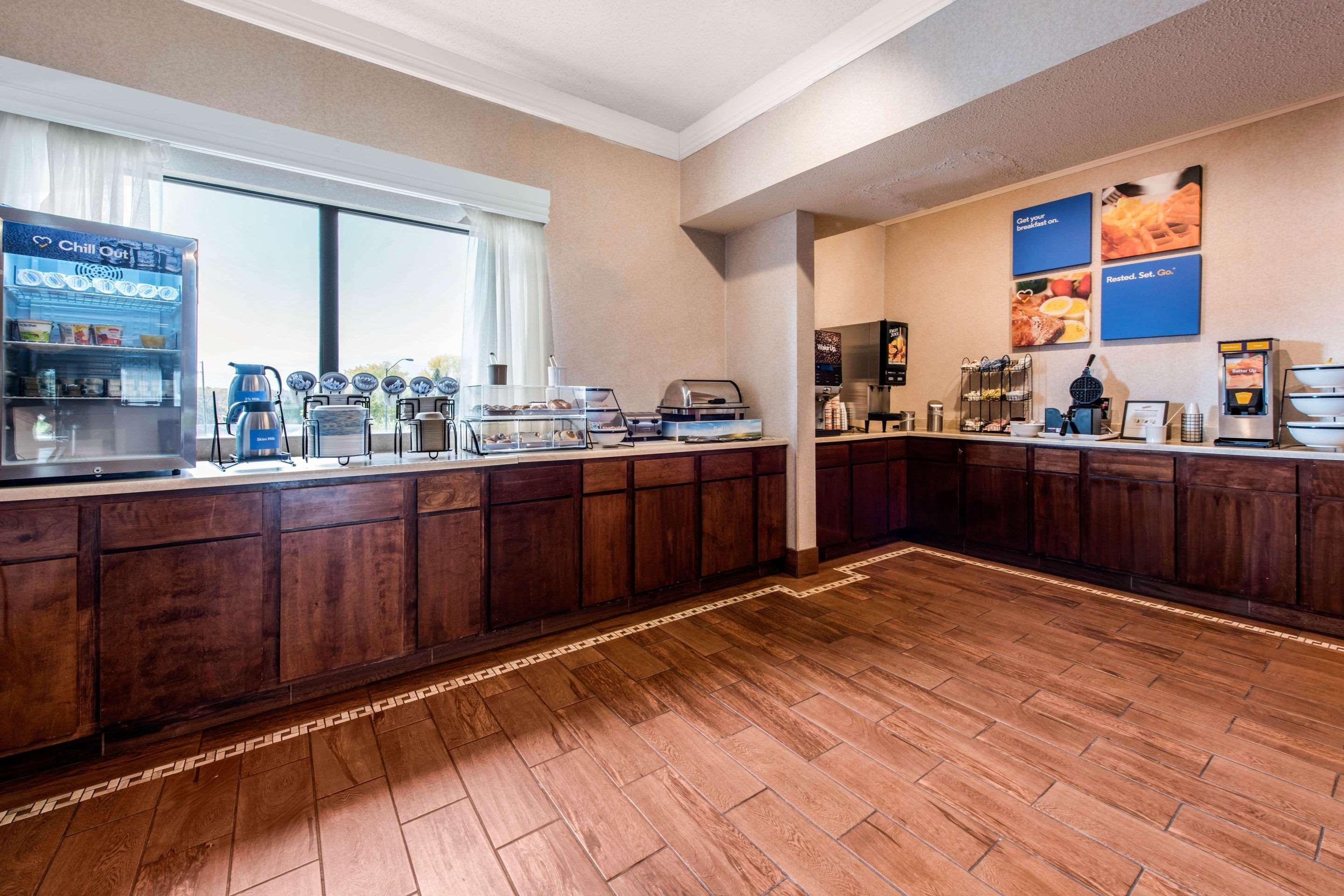 Comfort Inn & Suites Streetsboro - Kent Εξωτερικό φωτογραφία