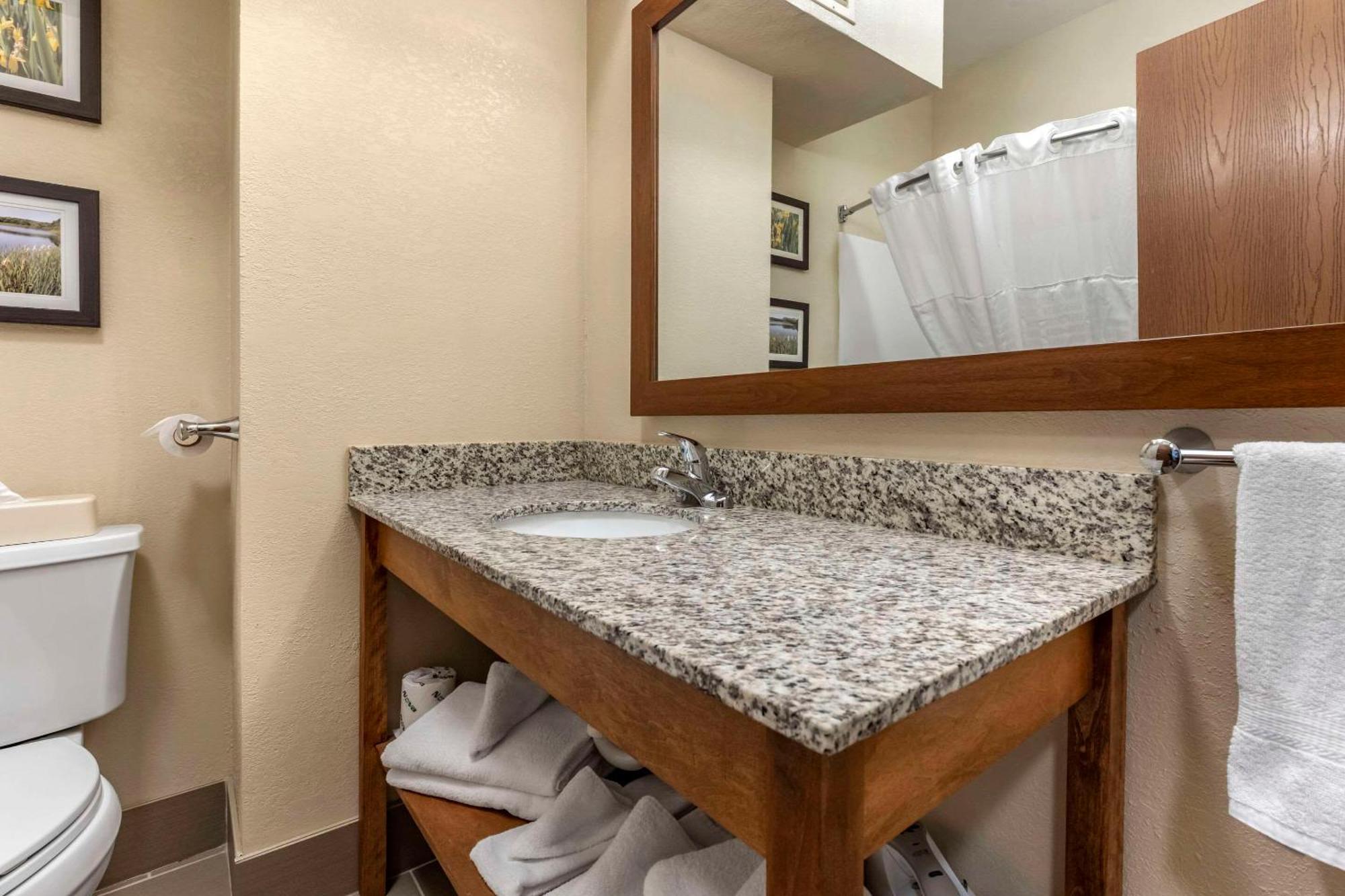 Comfort Inn & Suites Streetsboro - Kent Εξωτερικό φωτογραφία